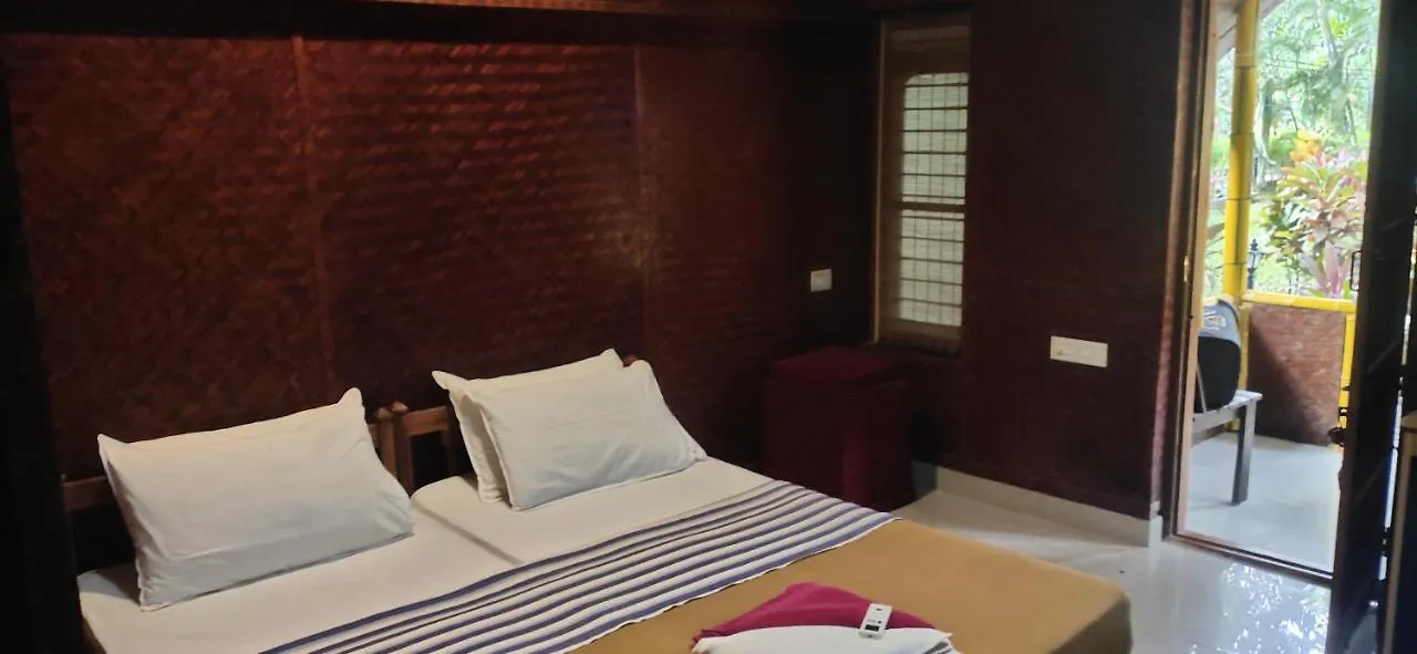 Savithri Inn Cottage 바르칼라 0*,
